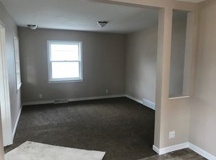 2934 Maple St, Des Moines, IA 50317