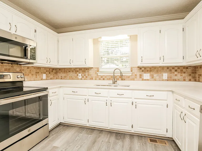 2431 English Hill Dr — Photo 6