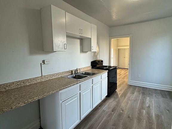 4th image of 924 W Turner St Floor 1
