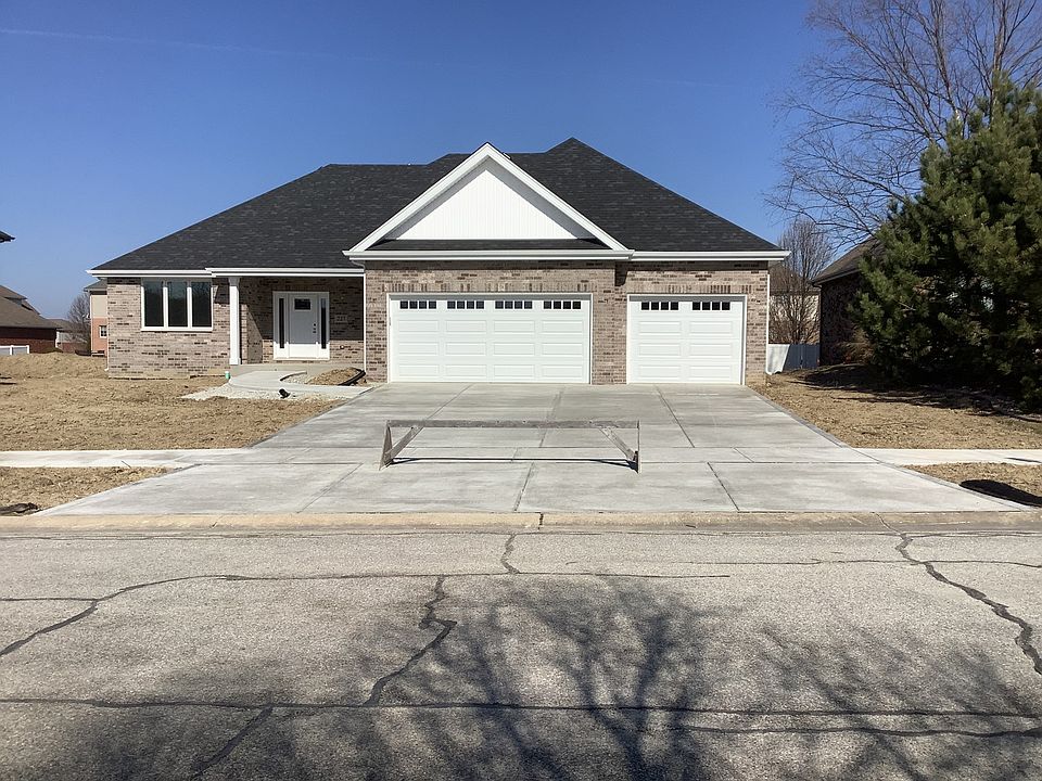 1st image of 227 Trillium Dr