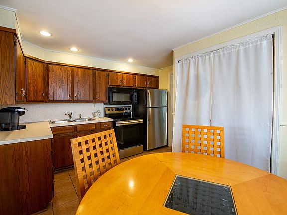 4th image of 1225 Bower St