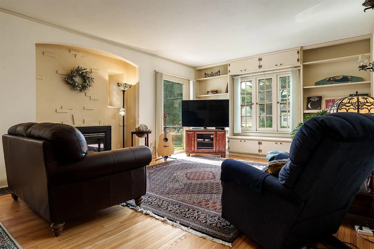 1612 Westchester Drive — Photo 4