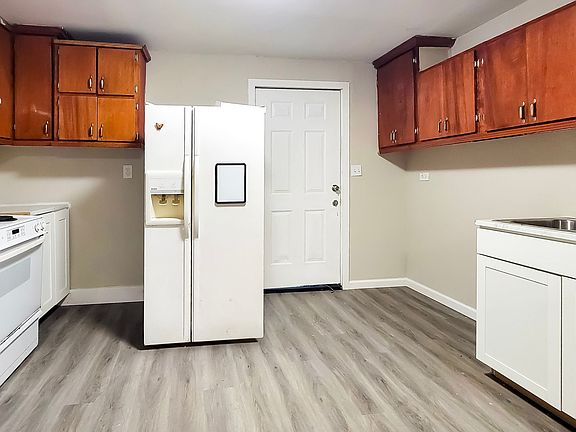 5th image of 825 13th Ct