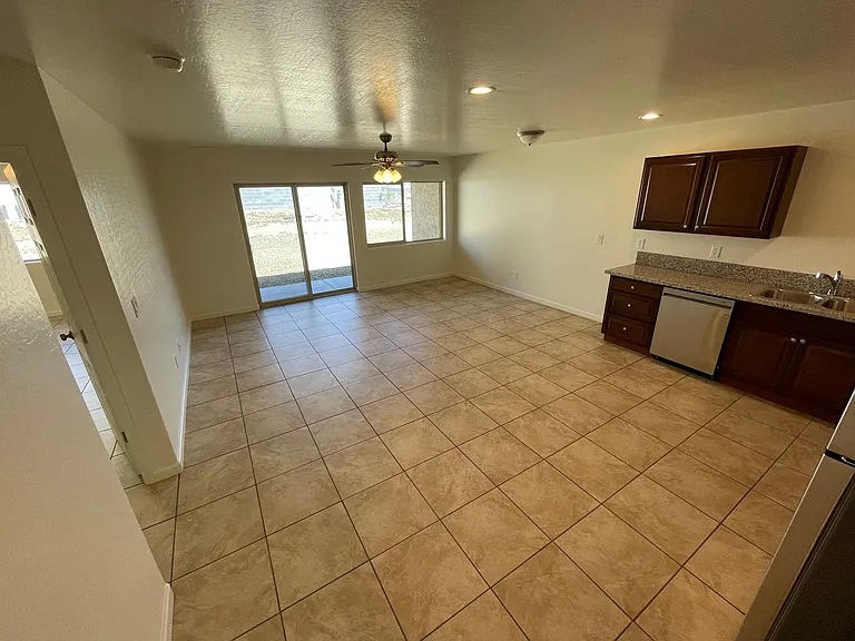 7500 E Horseshoe Ln — Photo 3