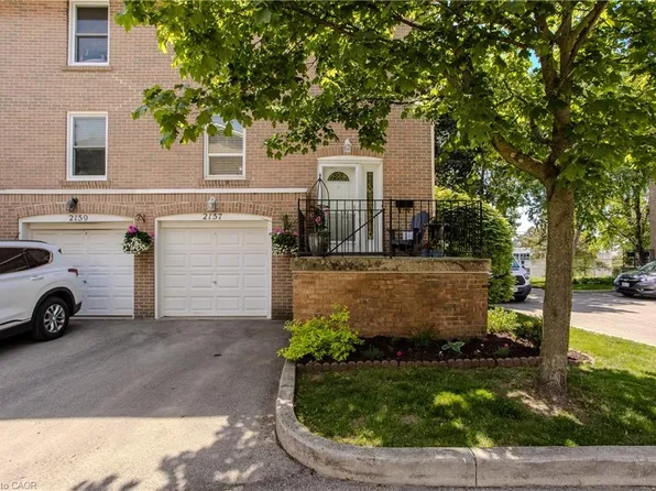 2157 Mountain Grove Ave, Burlington, ON L7P 2H8