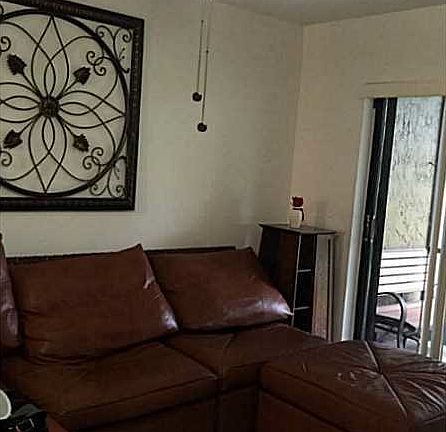 4th image of 449 Lakeview Dr APT 3