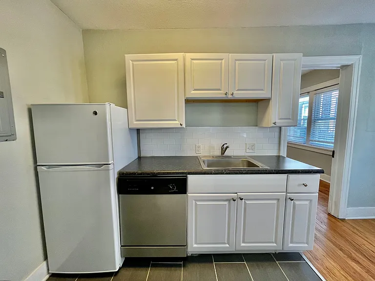 3715 Summit St #303 — Photo 7