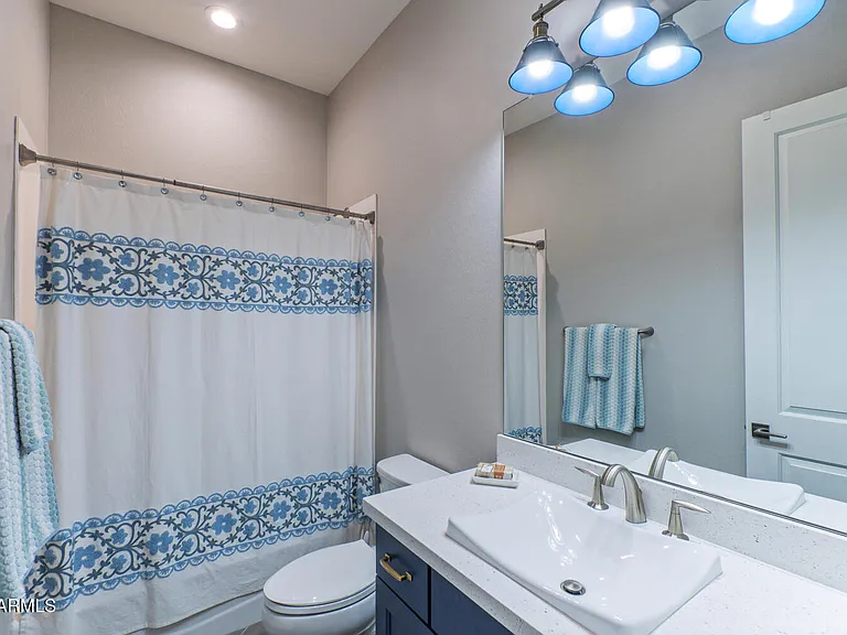 11479 N Luckenbach St — Photo 27