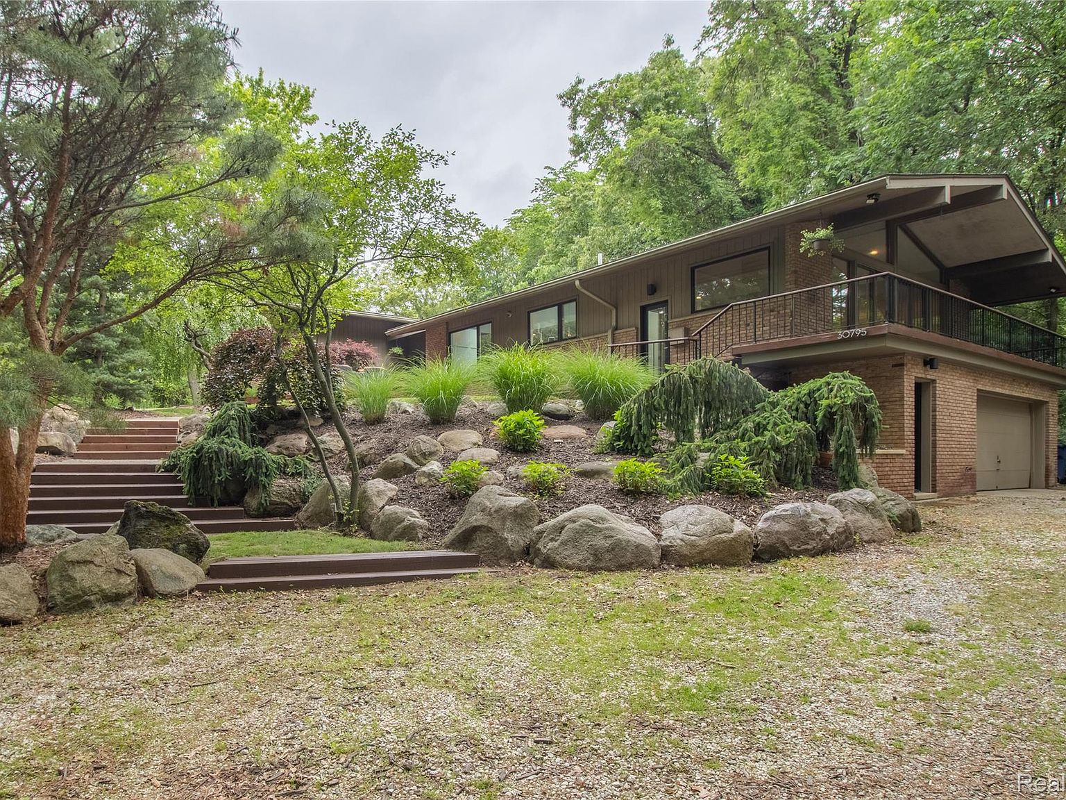 30795 Adair Ct, Franklin, MI 48025