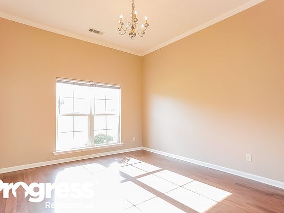 4th image of 4064 Sidlehill Dr