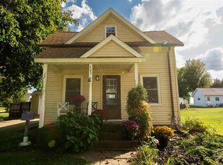 403 4th St, Durant, IA 52747