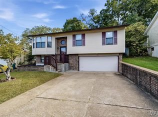 844 Country Glen Dr, Imperial, MO 63052