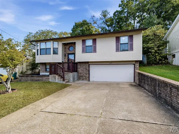 844 Country Glen Dr, Imperial, MO 63052
