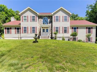 187 Pumpkin Hill Rd, New Milford, CT 06776