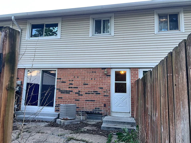 2062 Essex Ct — Photo 13