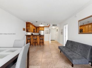 2935 NE 163rd St APT 3F, North Miami Beach, FL 33160
