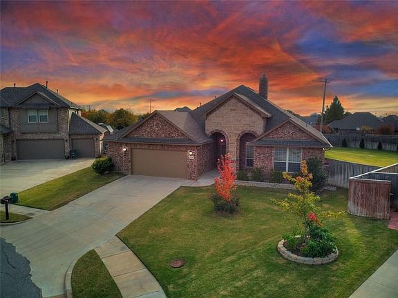3rd image of 3025 Marigold Ln