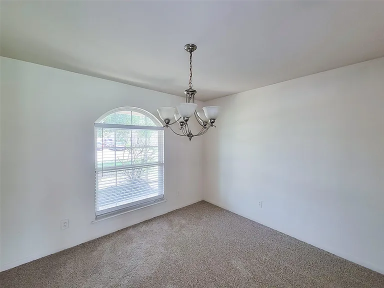 2322 Oxford Point Ln — Photo 9