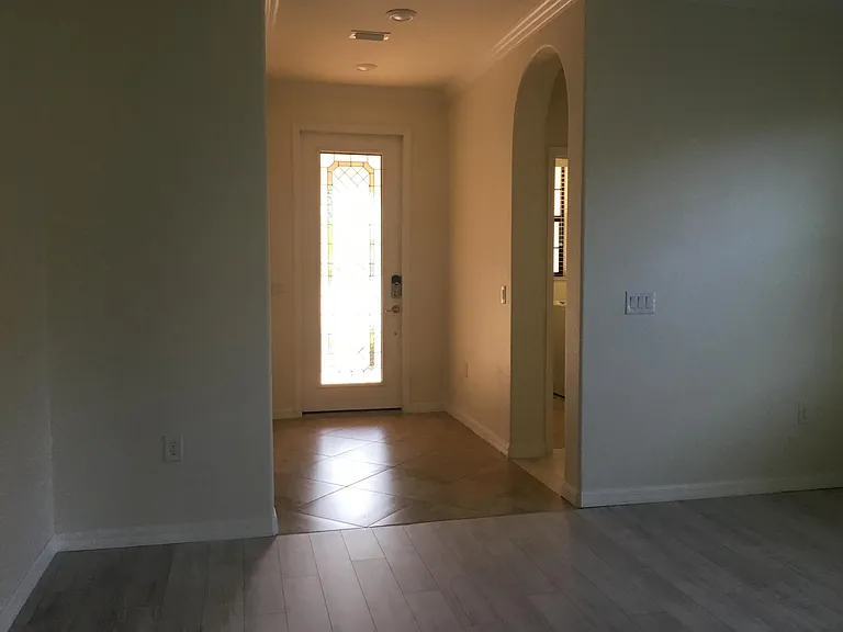 1611 Parnell Ct — Photo 8