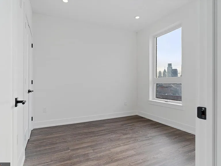 1721 Ridge Ave #B-002 — Photo 8