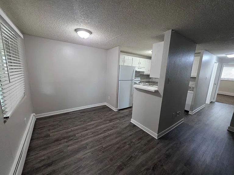 Sunstone Apartments — Photo 37