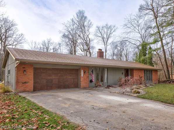 9120 S Ronrick Pl, Frankenmuth, MI 48734