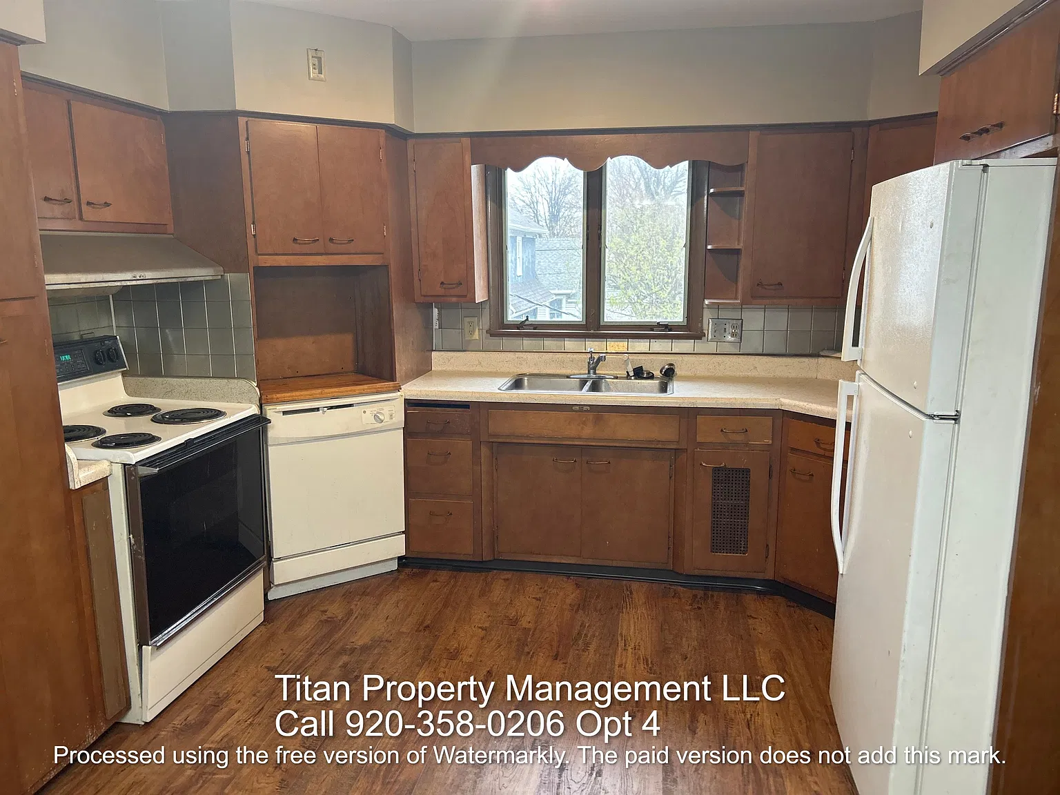 1207 East Walnut Street - 2 — Photo 2