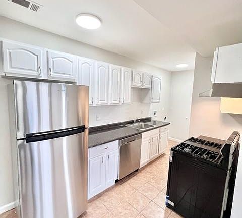 2nd image of 169 Grove St #3C