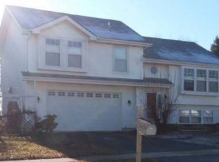 8165 W Brickstone Dr, Frankfort, IL 60423