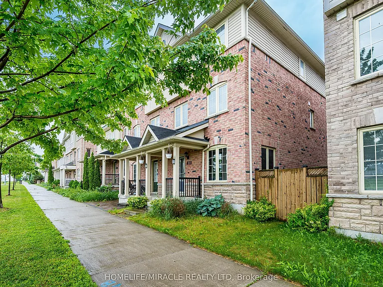 419 Rossland Rd E — Photo 50
