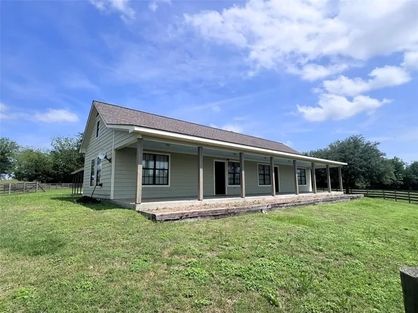 959 Ida Ln, Brenham, TX 77833