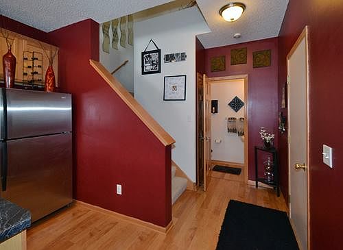 4th image of 4583 Blaine Ave