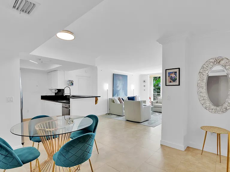 99 SE Mizner Blvd #401 — Photo 3