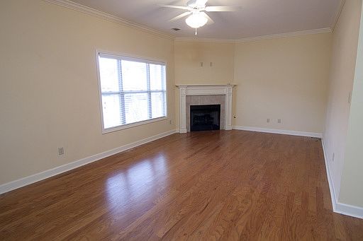 3rd image of 103 Vail Dr