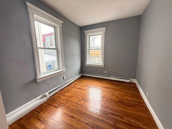5th image of 40 Coit St Floor 1