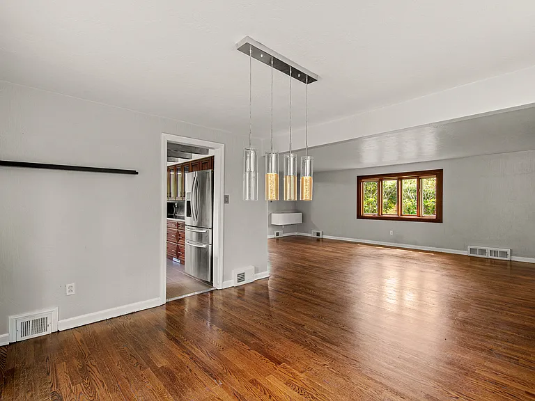 251 Franklin Dr — Photo 5
