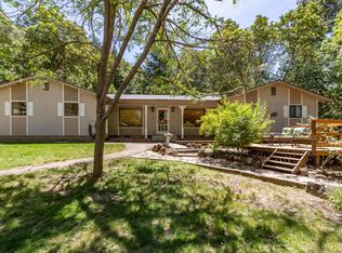 1550 McDonough Rd, Gold Hill, OR 97525