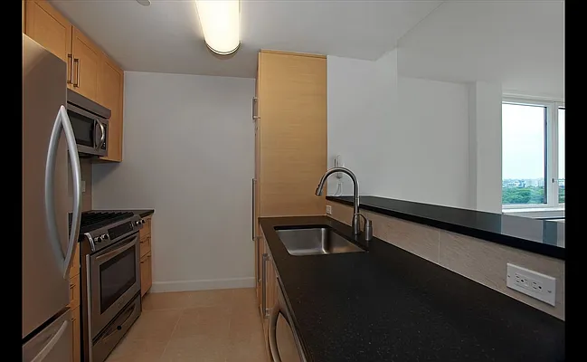 Rented by Douglas Elliman | media 15