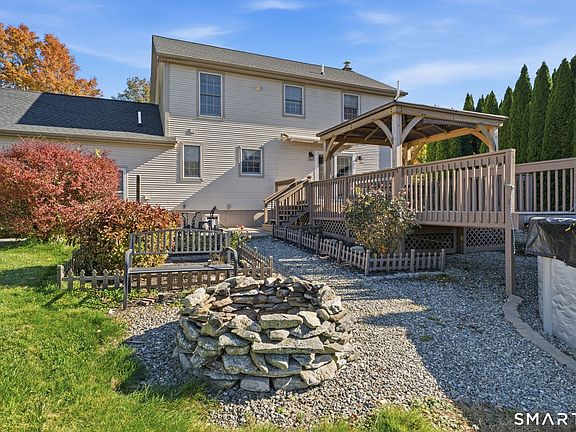4th image of 227 Squaw Rock Road