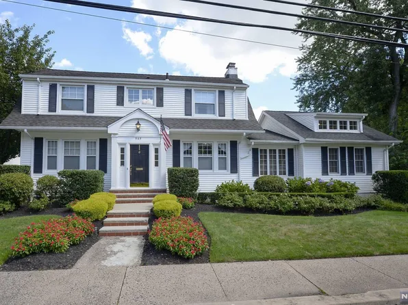 545 Lafayette Ave, Westwood, NJ 07675