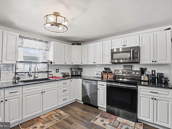 5th image of 37 Goose Pond Rd