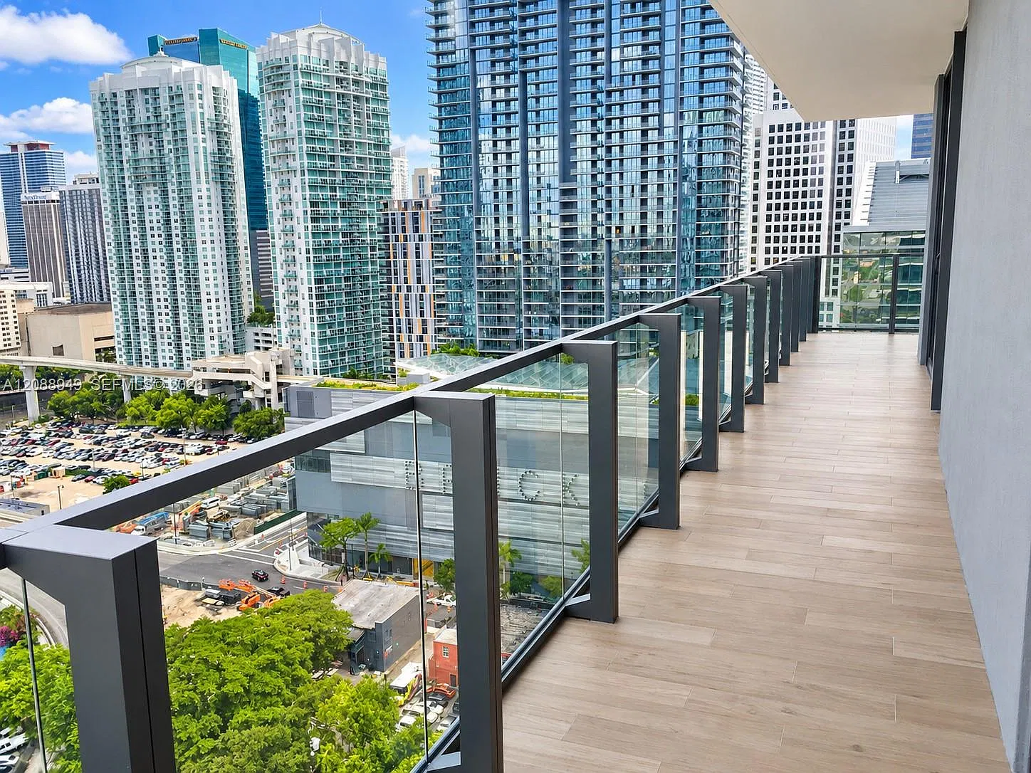 Rise Condo — Photo 2
