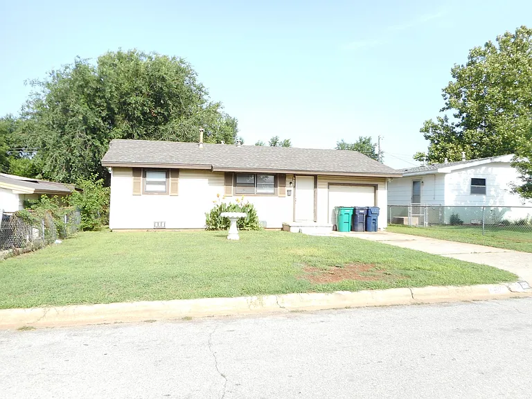 6605 S Phillips Ave — Photo 1
