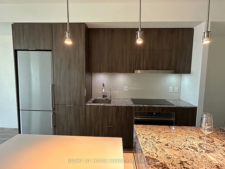 1 Bloor St E #3205 — Photo 3