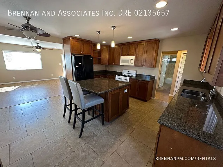 445 Rachael Ave — Photo 5