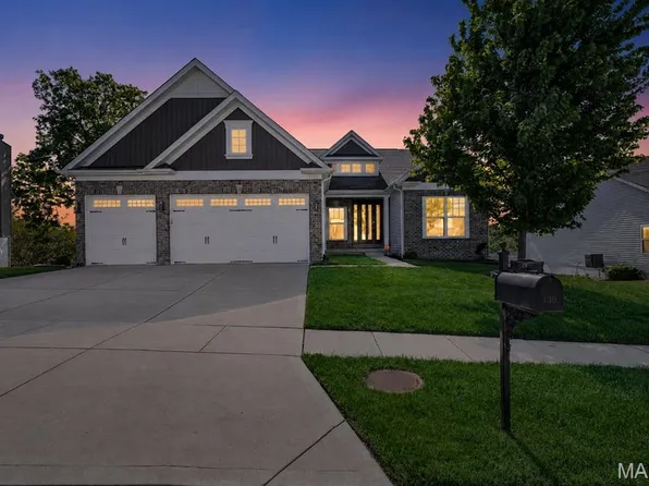 139 Wilmer Valley Dr, Wentzville, MO 63385