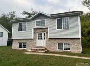 1205 Red Pine Way, Kalamazoo, MI 49006