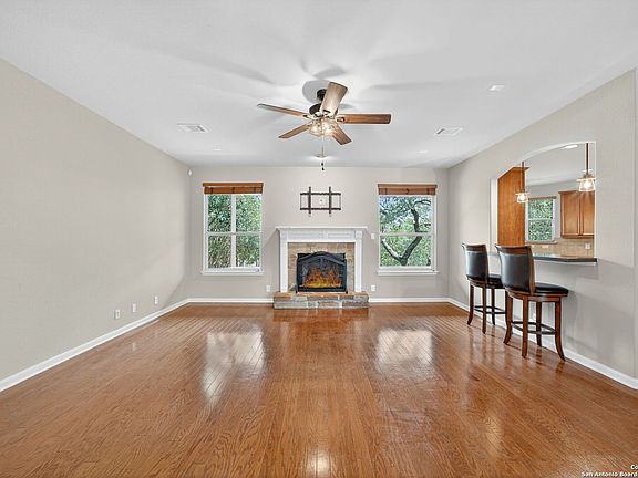 5th image of 19506 Highgrove Ln