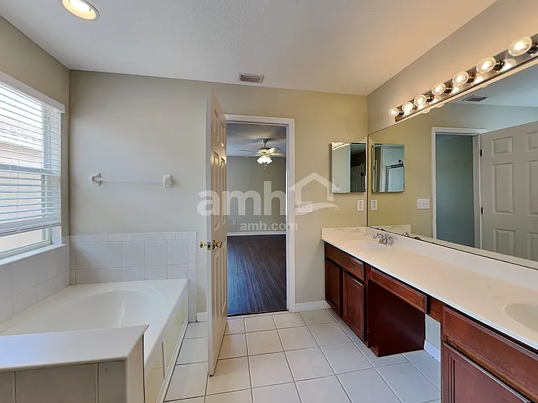 12109 Tree Haven Ave — Photo 14