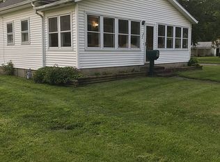 303 N Miller St, Waverly, IL 62692